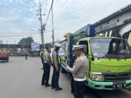 Hukum dan Kriminal Polres Pelabuhan Tanjungperak Amankan Truk Curian Setelah Satu Jam Dilaporkan Hilang