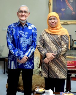 Baca juga : Kenang Mendiang Try Sutrisno, Gubernur Jatim Khofifah : Beliau Sosok Prajurit dan Negarawan Sejati