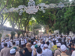 Ribuan Jamaah Padati Haul Habib Abu Bakar Assegaf