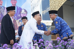 Gus Qowim Tekankan Pentingnya Adab dan Akhlak