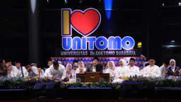 thumbnail Gus Iqdam Meriahkan Rangkaian Dies Natalis Unitomo