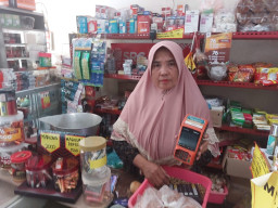 Cerita Titin Agen46 BNI Bisa Kuliahkan Anak dan Berangkat Haji Bersama Suami