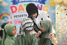 Baca juga : Walikota Kediri Jadi Guru Sehari Melalui Gerakan IBUJARI