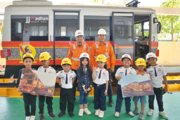 Baca juga : KAI Daop 7 Ajak Pemenang Lomba Pantun Naik di KAI Rail Academy