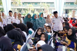 Gus Qowim Ajak Remaja Terapkan Pola Hidup Sehat