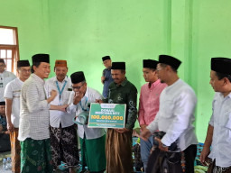 Di Tengah Muktamar, Gus Yusuf Peduli NTT