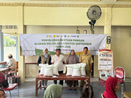 Bantuan Pangan Tiga Kabupaten Mulai Disalurkan