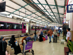 Puluhan Ribu Penumpang Padati KAI Daop 7 Madiun