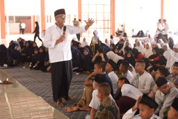 Gus Qowim Ajak Siswa Jadikan Rasulullah SAW Teladan