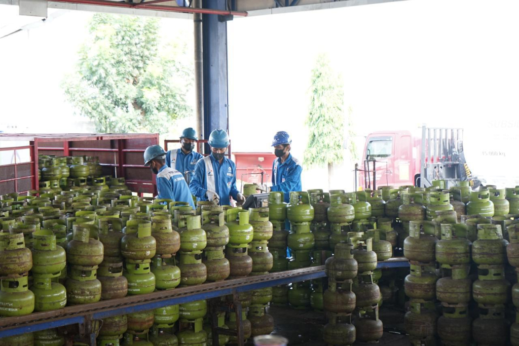 Pertamina menambah stok LPG 3 kg saat libur Idul Adha. FOTO/istimewa