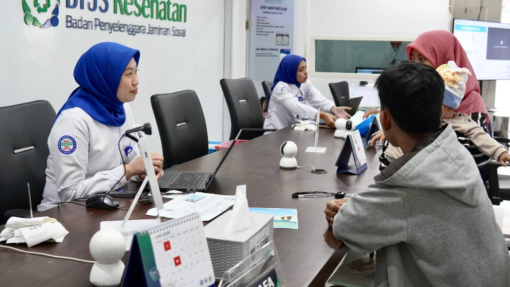 Pelayanan di kantor BPJS Kesehatan Cabang Surabaya. DUTA/ist