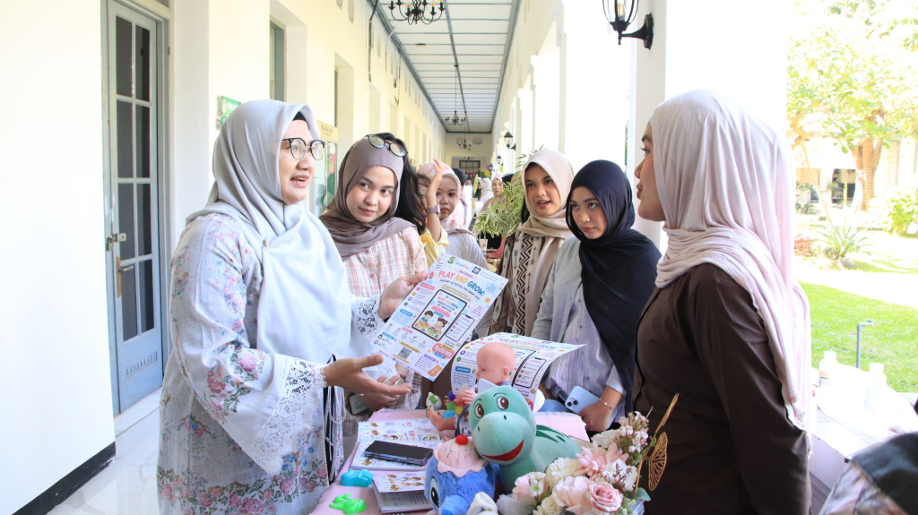 Pendidikan Dekan FK Unair : Bidan Harus Punya Jiwa Kewirausahaan