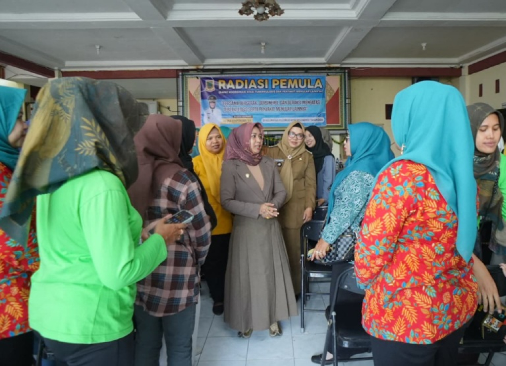 Ning Ita berdialog dengan tokoh berbagai unsur mengajak lebih peduli terhadap TBC. DUTA/YUSUF W