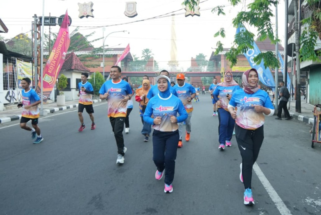 Sebanyak 1.500 pelari dari berbagai daerah memeriahkan Majapahit Run 2026 yang digelar Pemerintah Kota Mojokerto, Minggu (5/7). (Yusuf/duta)