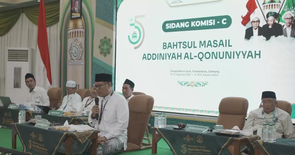 Sidang Komisi Bahtsul Masail Qanuniyah Muktamar Ke-35 Nahdlatul Ulama (NU) di Pondok Pesantren Bahrul Ulum Tambakberas, Jombang