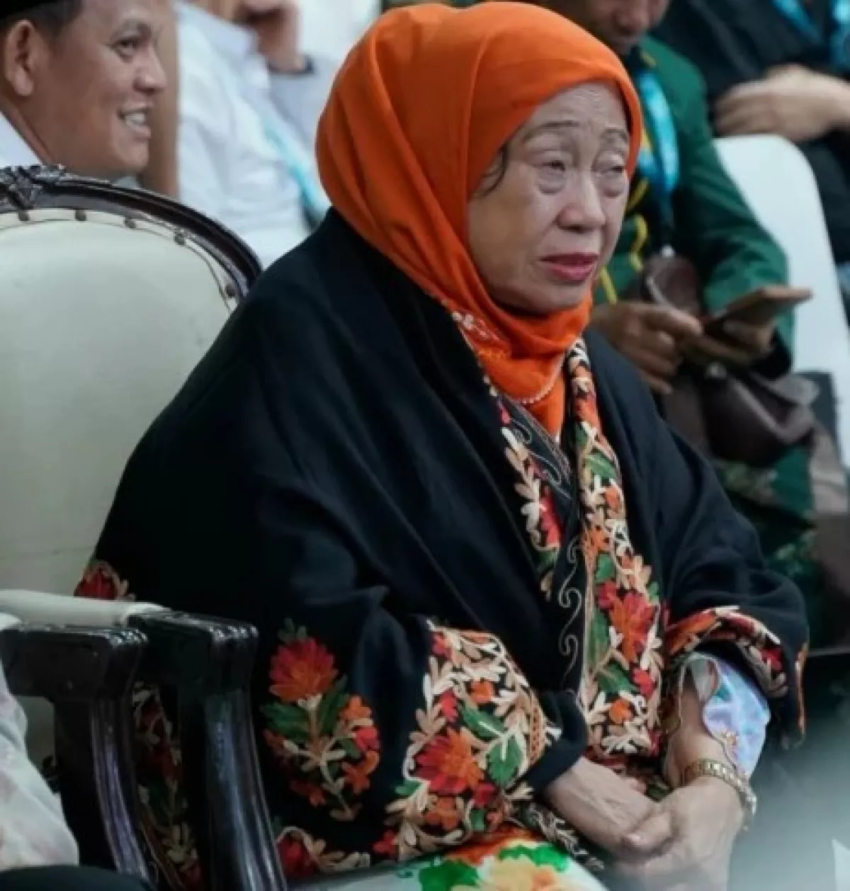 Nyai Chisbiyah Pantau Sidang Muktamar hingga Dini Hari