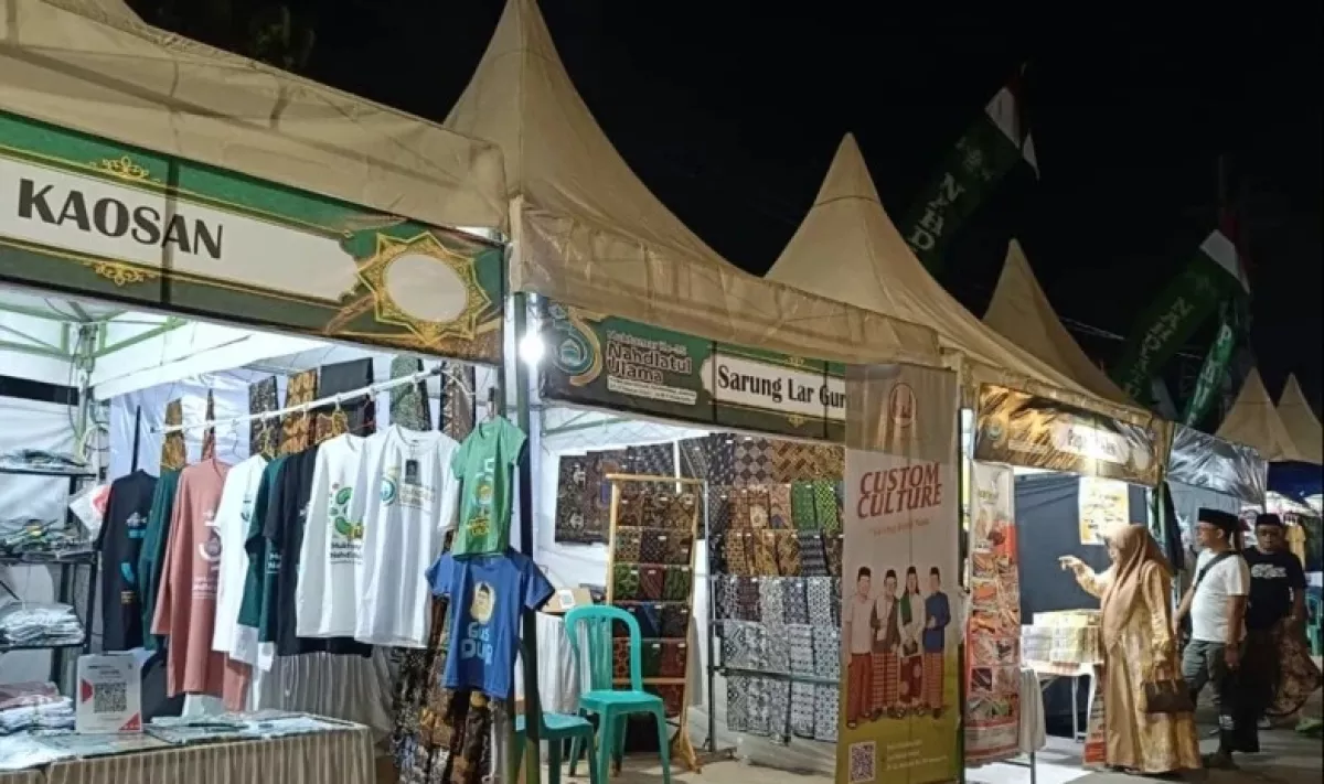 Stand bazar di Muktmar ke-35 NU