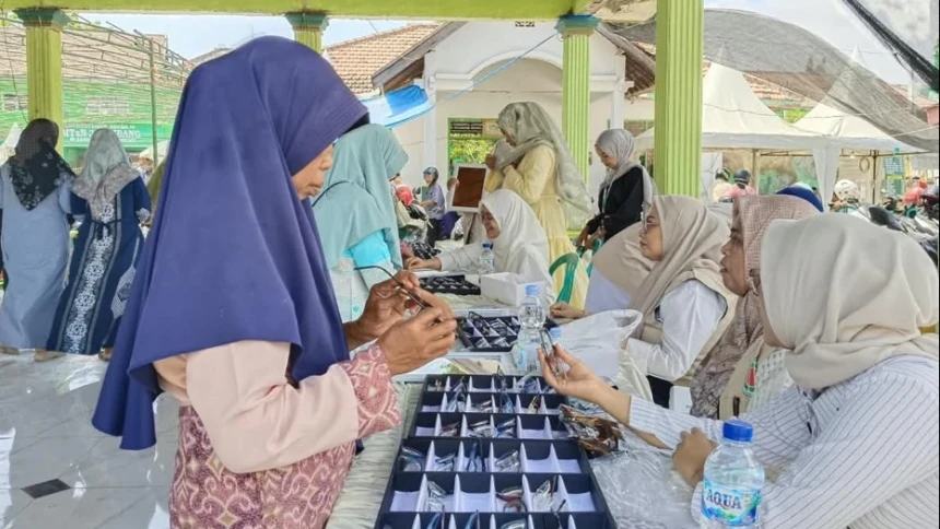 Layanan Kacamata Gratis di Muktamar ke-35 NU