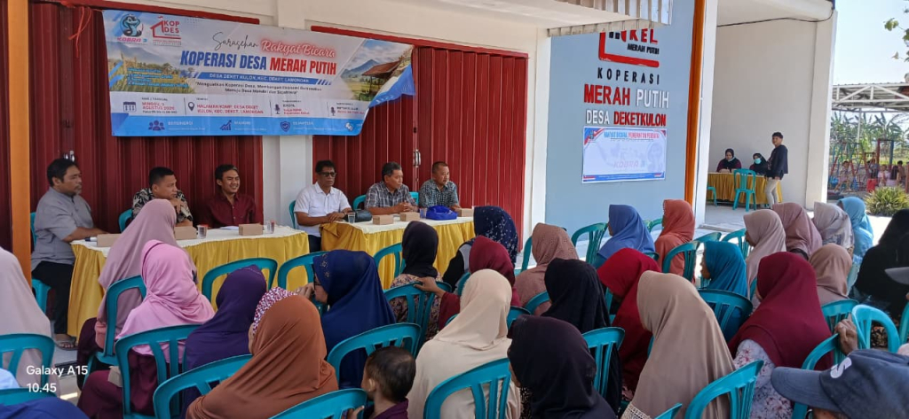 Pelaksanaan Serasehan Rakyat Bicara KDMP di gedung KDMP Desa Deket Kulon, Kecamatan Deket, Minggu (9/8/2026). (kadam/harianduta.id)