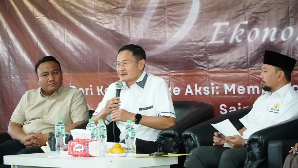 Bupati Lamongan Yuhronur Efendi, saat menjadi narasumber pada acara Bincang Ekonomi Daerah bersama Mahasiswa UNISLA (Universitas Islam Lamongan) pada Senin (31/8/2026). (FT/kadam)