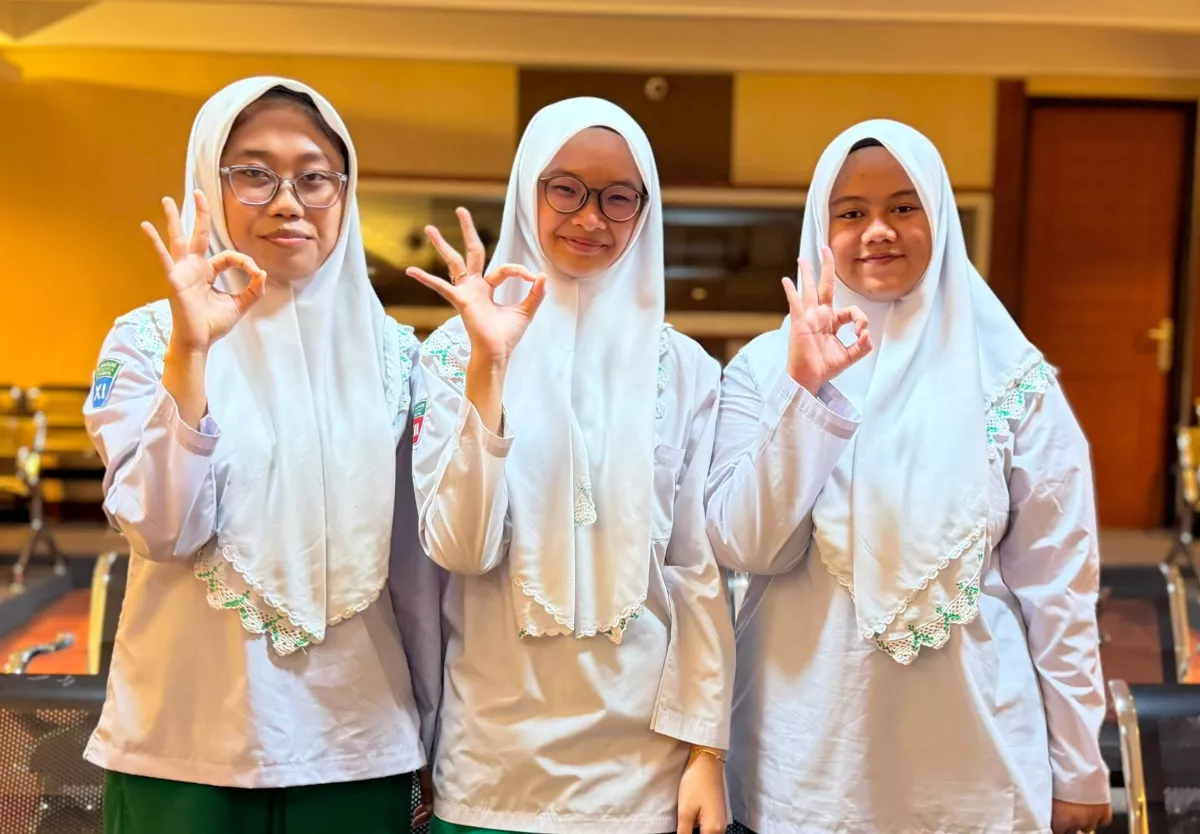 Tiga Murid SMA Khadijah Dapat Beasiswa Pendidikan 100 Persen