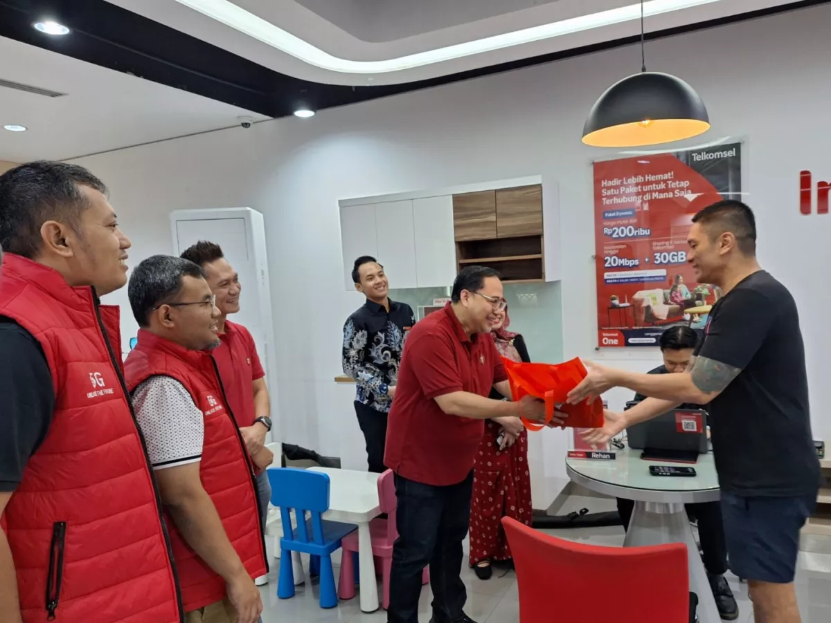 Sepenuh Hati, Memahami: Telkomsel Bersama Pelanggan di Jatim